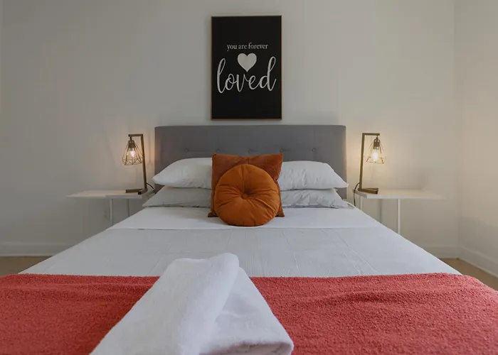 Saint Laurent St Hotel