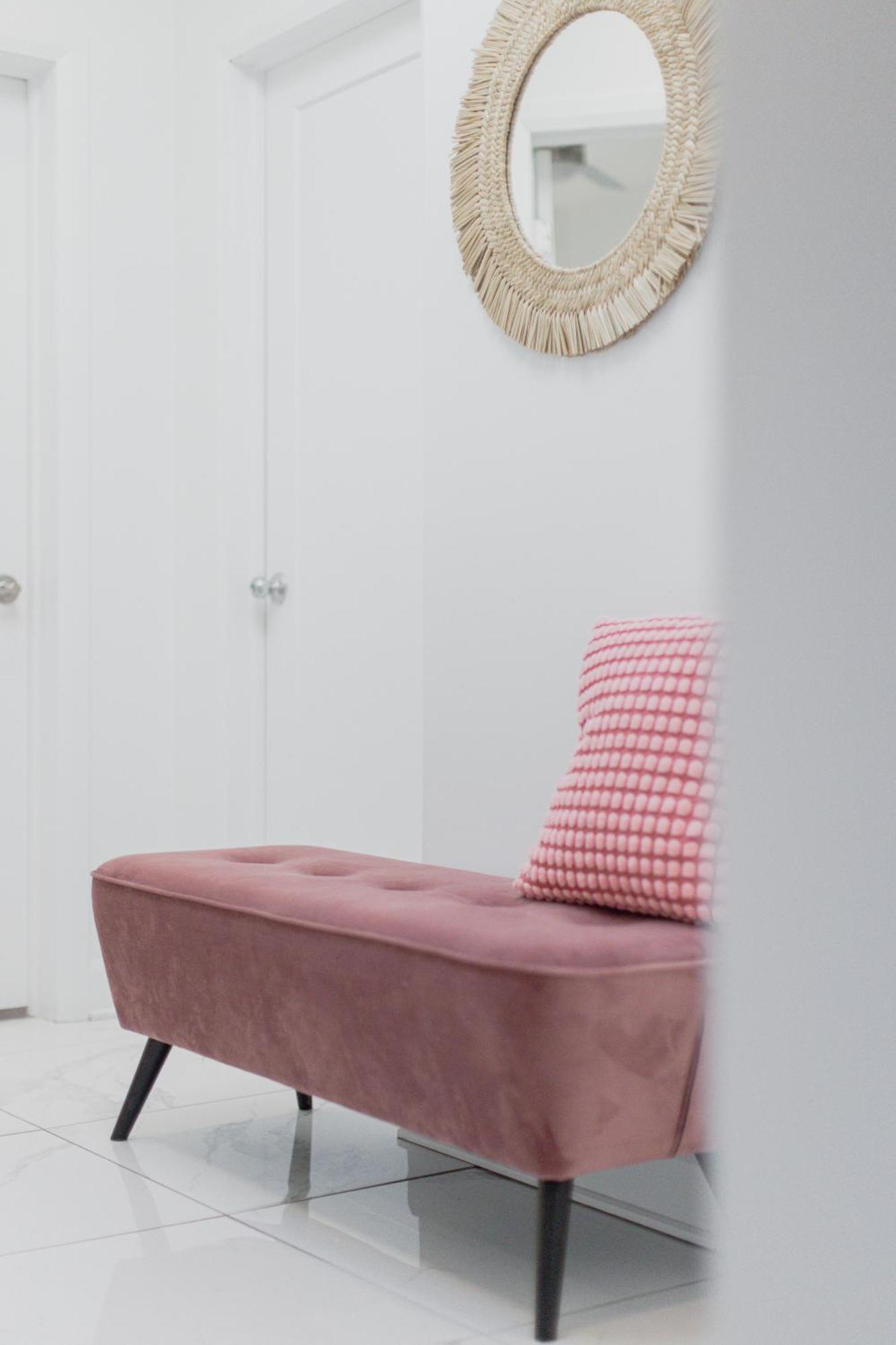 Saint Laurent St Apartment *